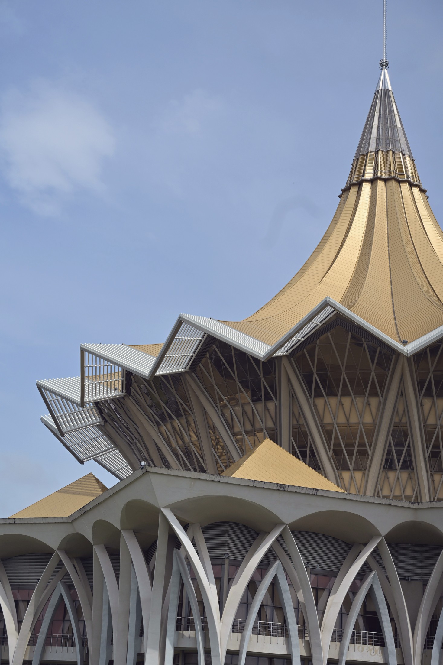 Dewan Undangan Negeri Sarawak, Kuching's riverfront landmark